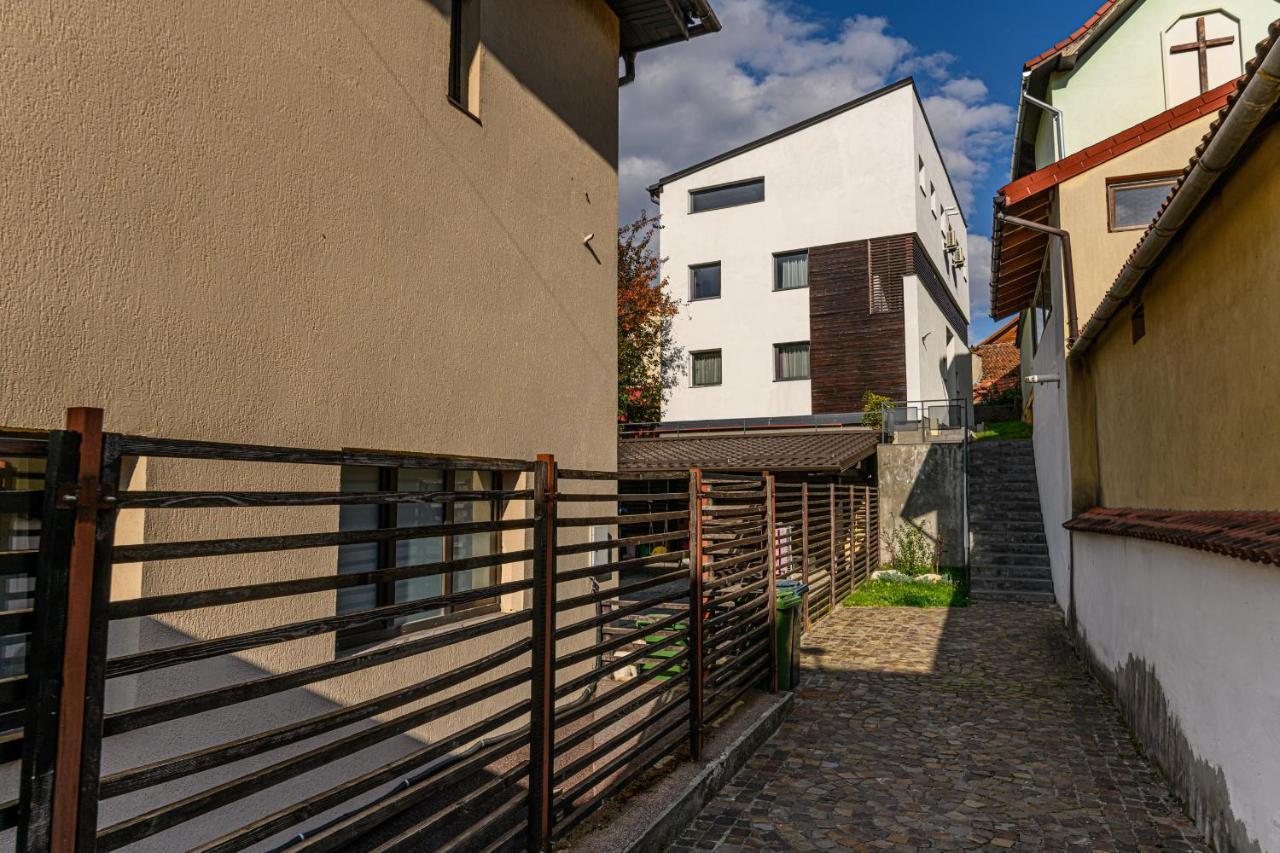Sun Villas Accommodation Брашов Экстерьер фото
