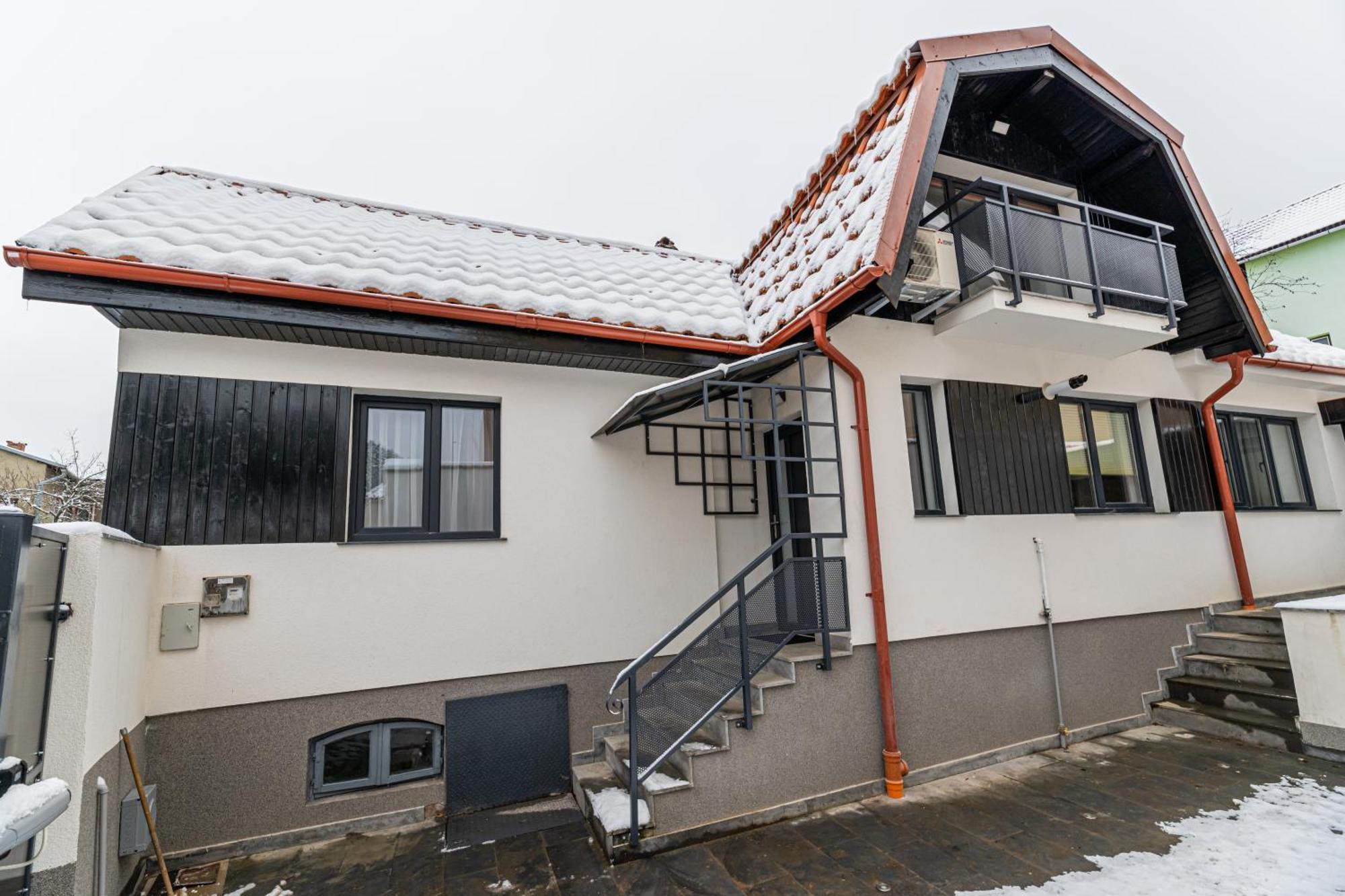 Sun Villas Accommodation Брашов Экстерьер фото