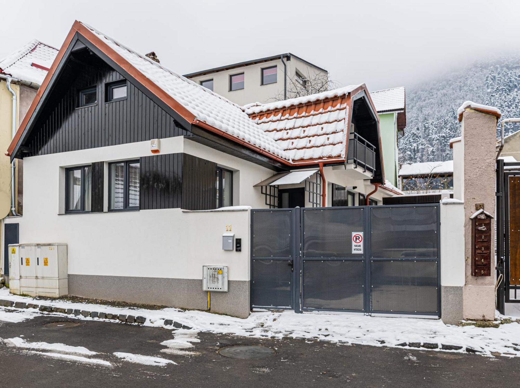 Sun Villas Accommodation Брашов Экстерьер фото