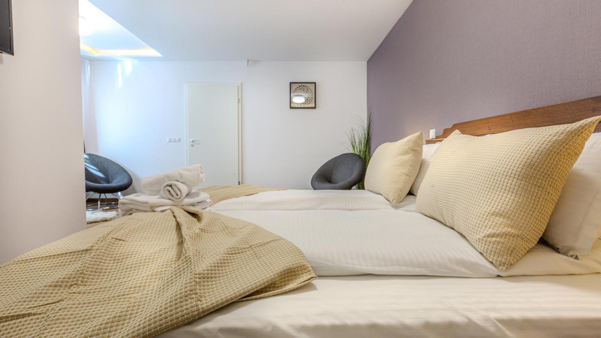Sun Villas Accommodation Брашов Экстерьер фото