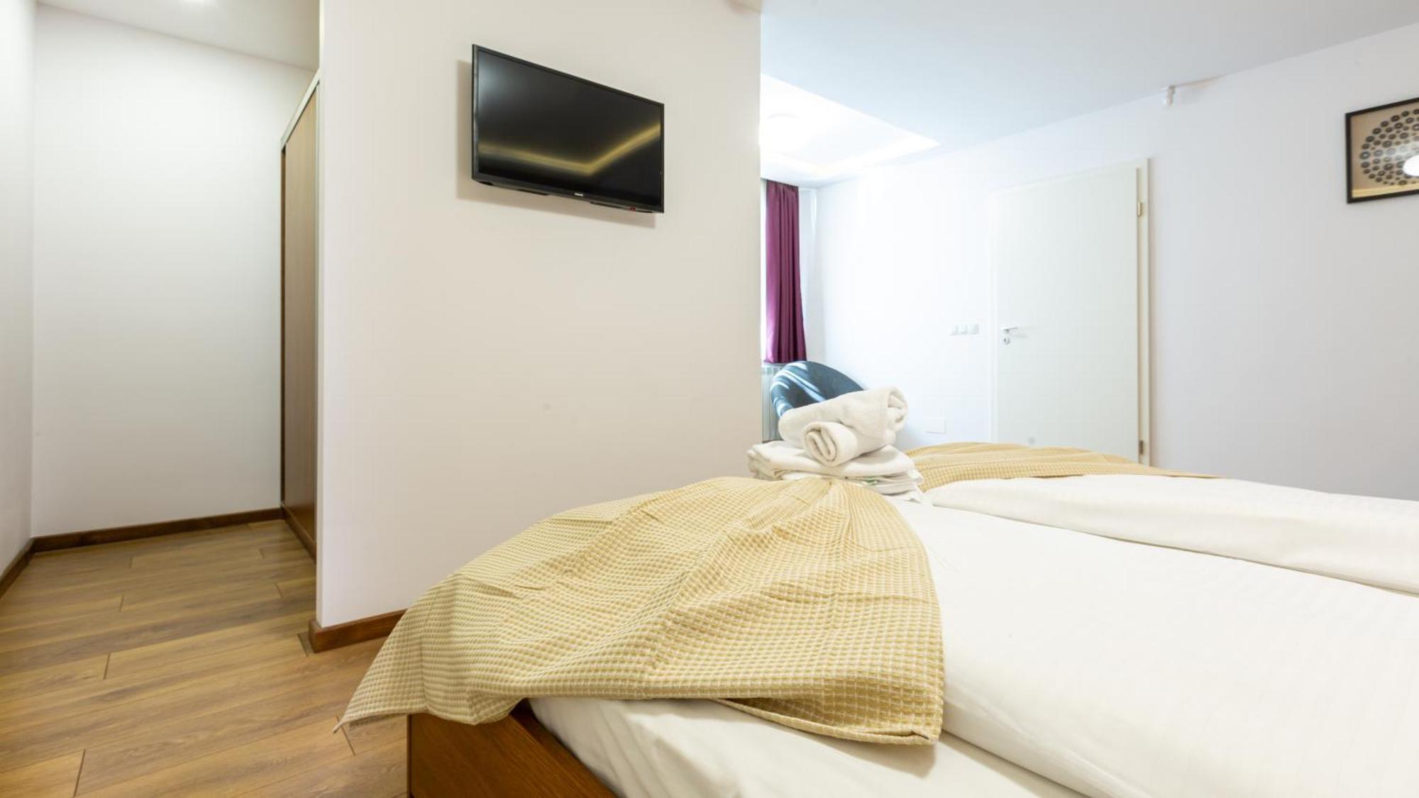 Sun Villas Accommodation Брашов Экстерьер фото