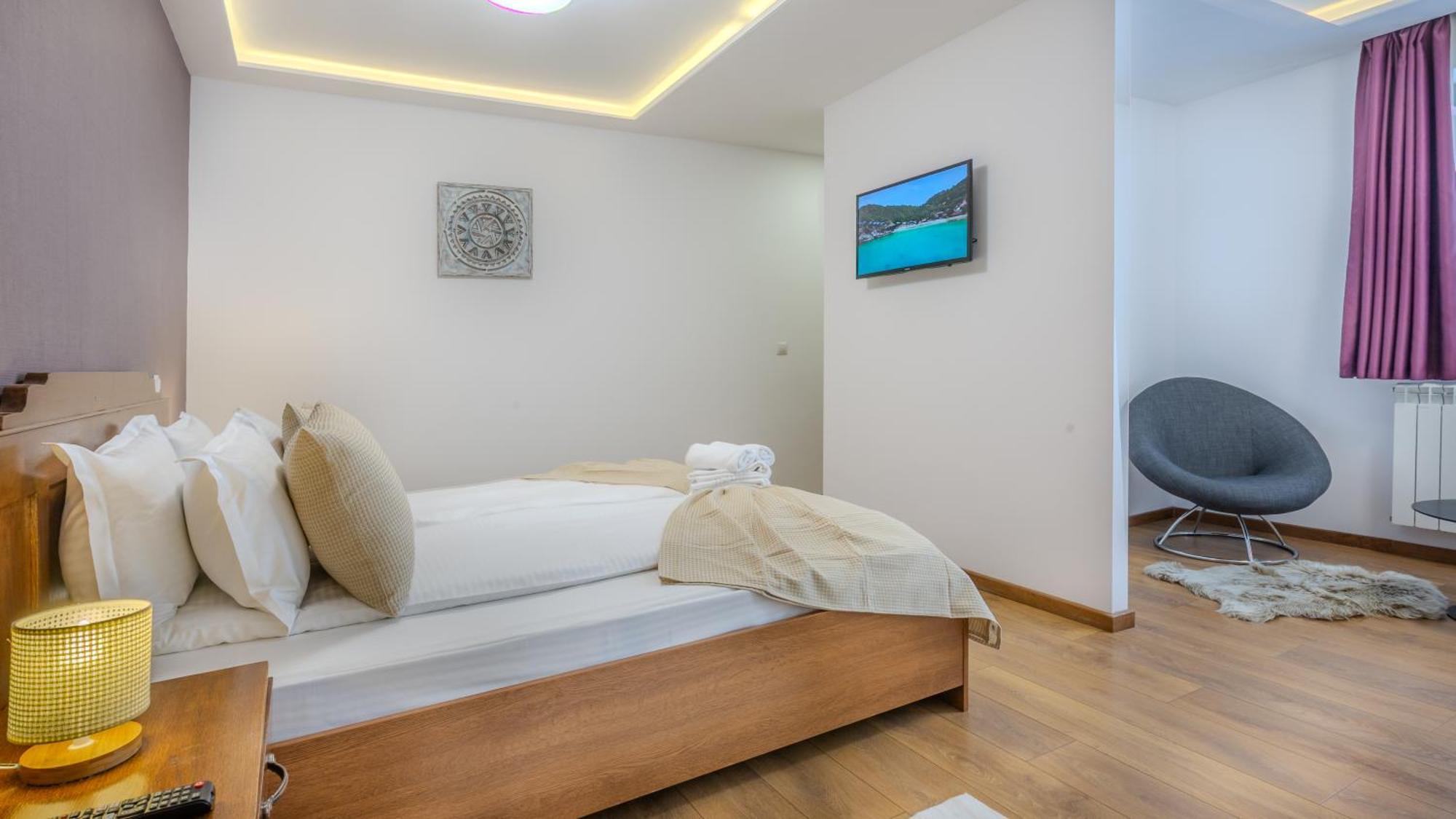 Sun Villas Accommodation Брашов Экстерьер фото